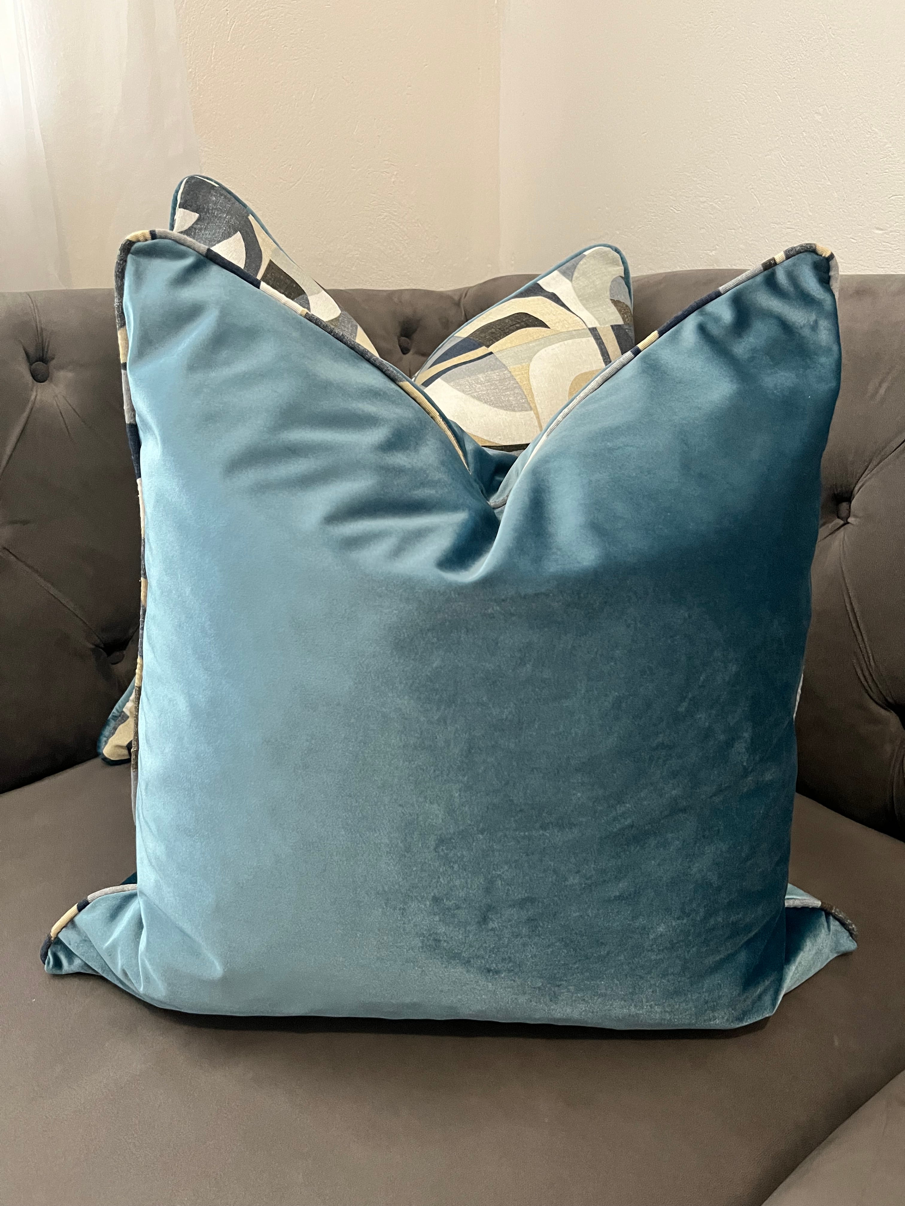 Azure Luxe Velvet Cushion (60 X 60 cm)